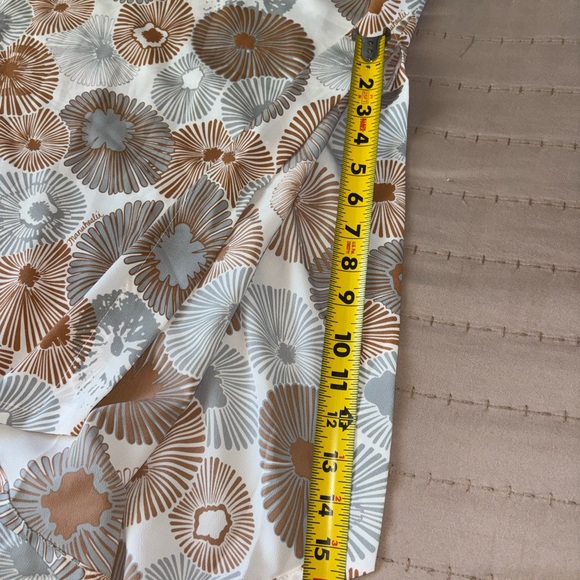 Manuhealii Opihi Pattern Shift Dress in White, Tan & Gray - Picture 5 of 5